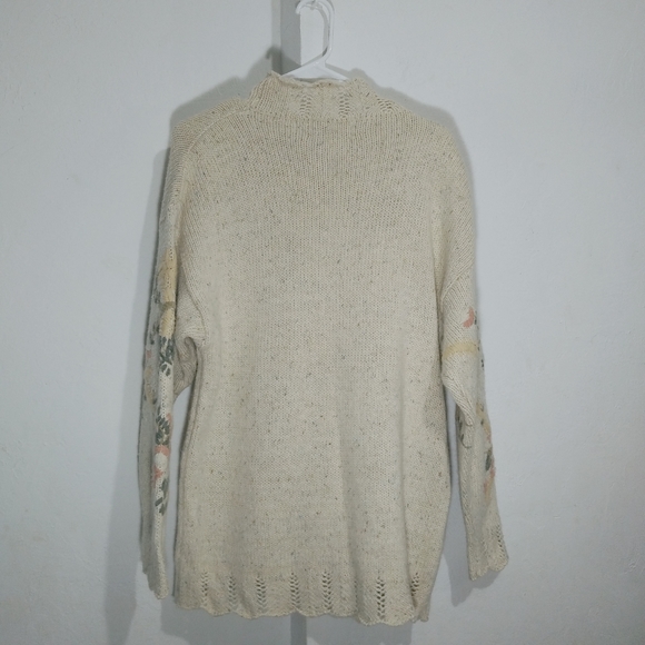 Capeisle knitters Embroidered by hand 
Floral Long - Picture 6 of 6